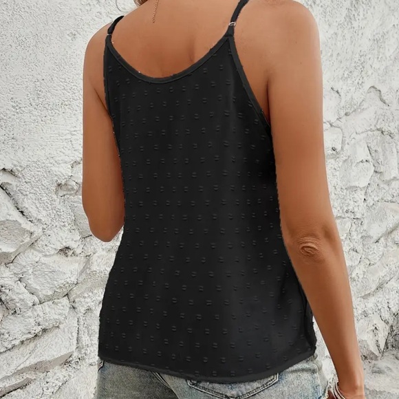 SO CHIC BOUTIQUE BLACK TANK! - Picture 5 of 6